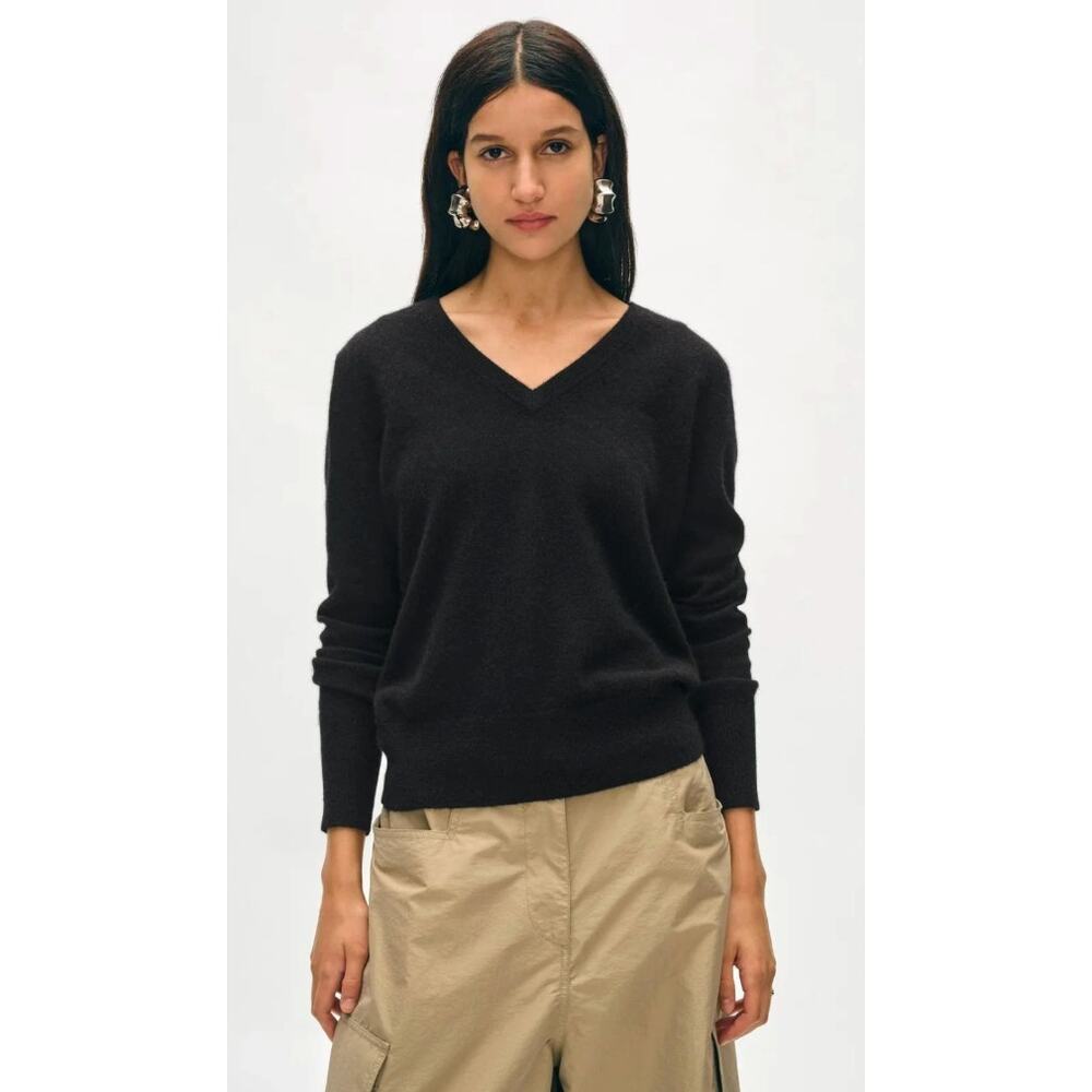 White + Warren XS black cashmere v neck sweater